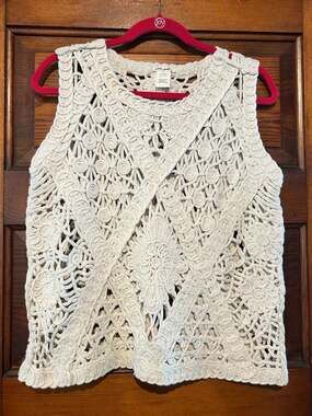 Ultra Pink Boho Crochet Medallion Tank Top in Ivory Cotton